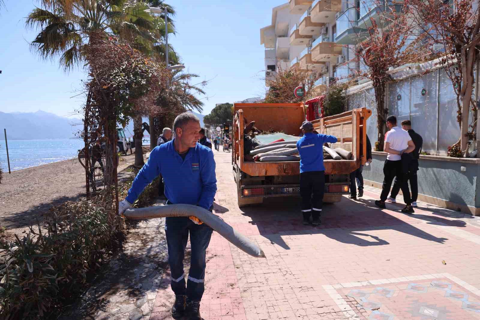 Marmaris Uzunyalı yaza hazırlanıyor
