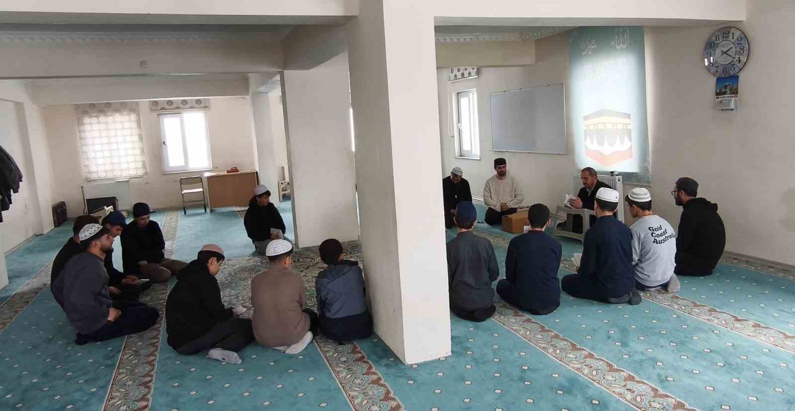 Çaldıran’da hafız adaylarına anlamlı proje: Her ay bir kitap tahlili