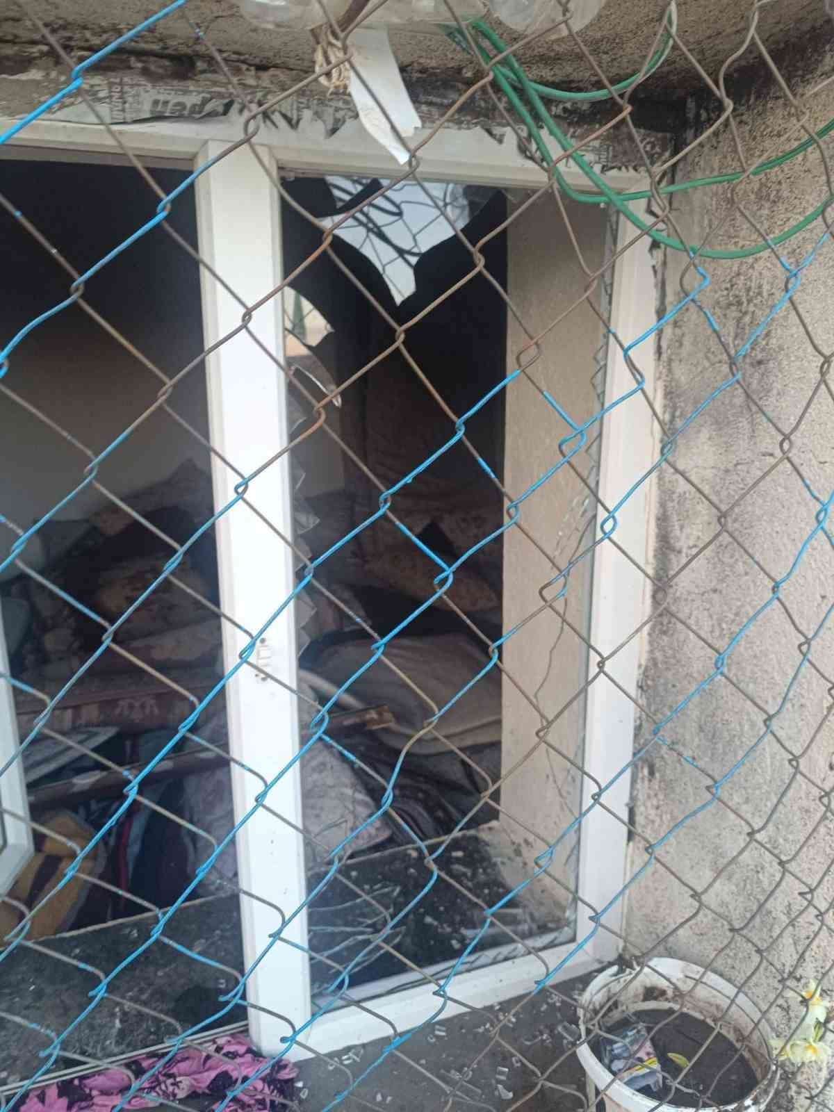 Batman&rsquo;da gaz parlaması nedeniyle yaşlı kadın alevlerin arasında kaldı
