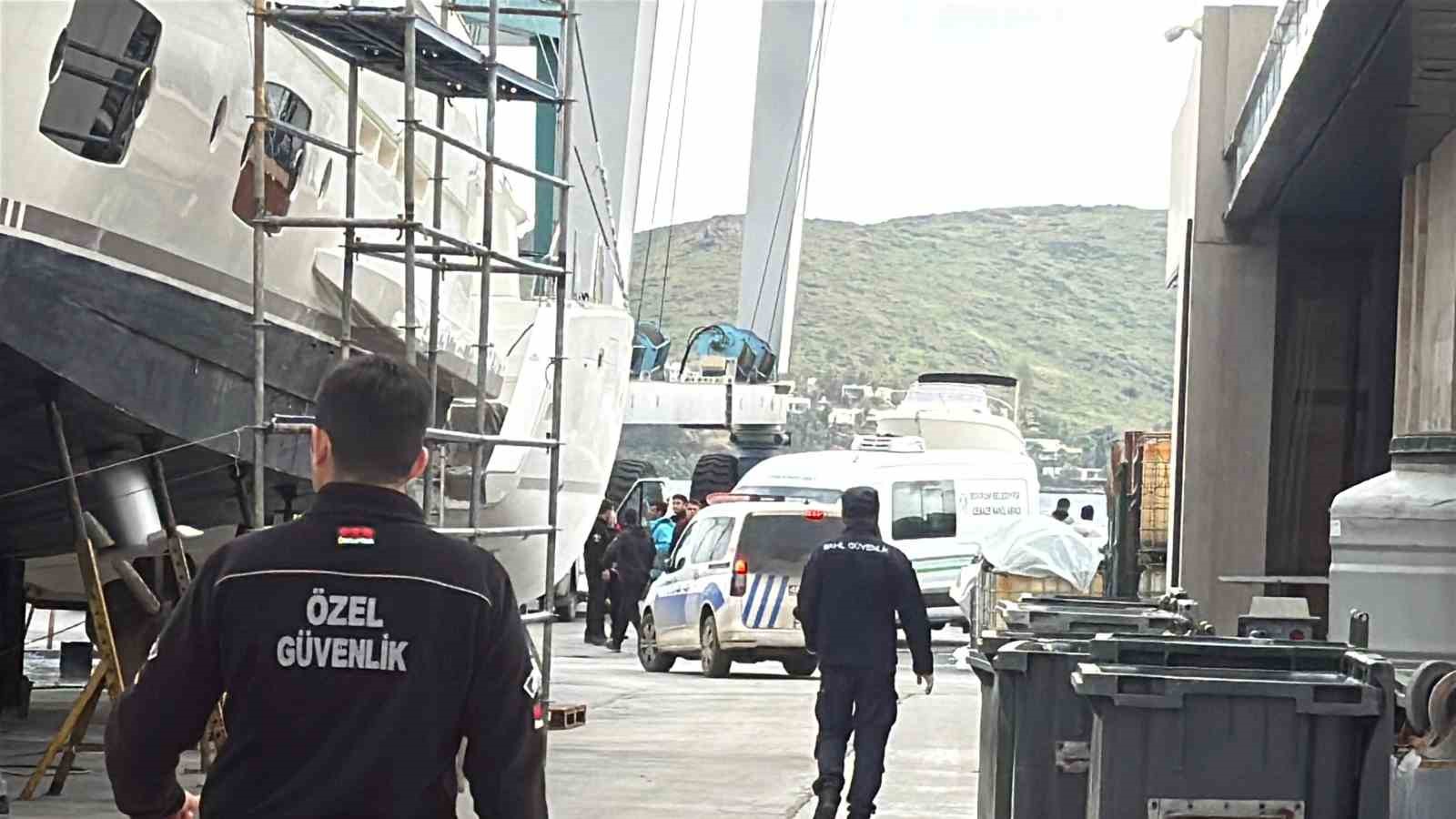 Bodrum açıklarında göçmen botu battı: 11 ölü