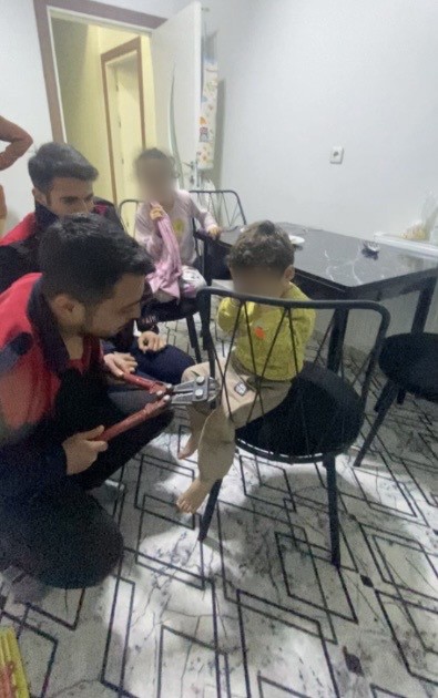 İtfaiyeci babanın oğlunu mesai arkadaşları kurtardı
