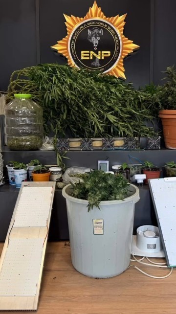 Eskişehir&rsquo;de polis ekipleri zehir tacirlerine g&ouml;z a&ccedil;tırmıyor: 28 tutuklama
