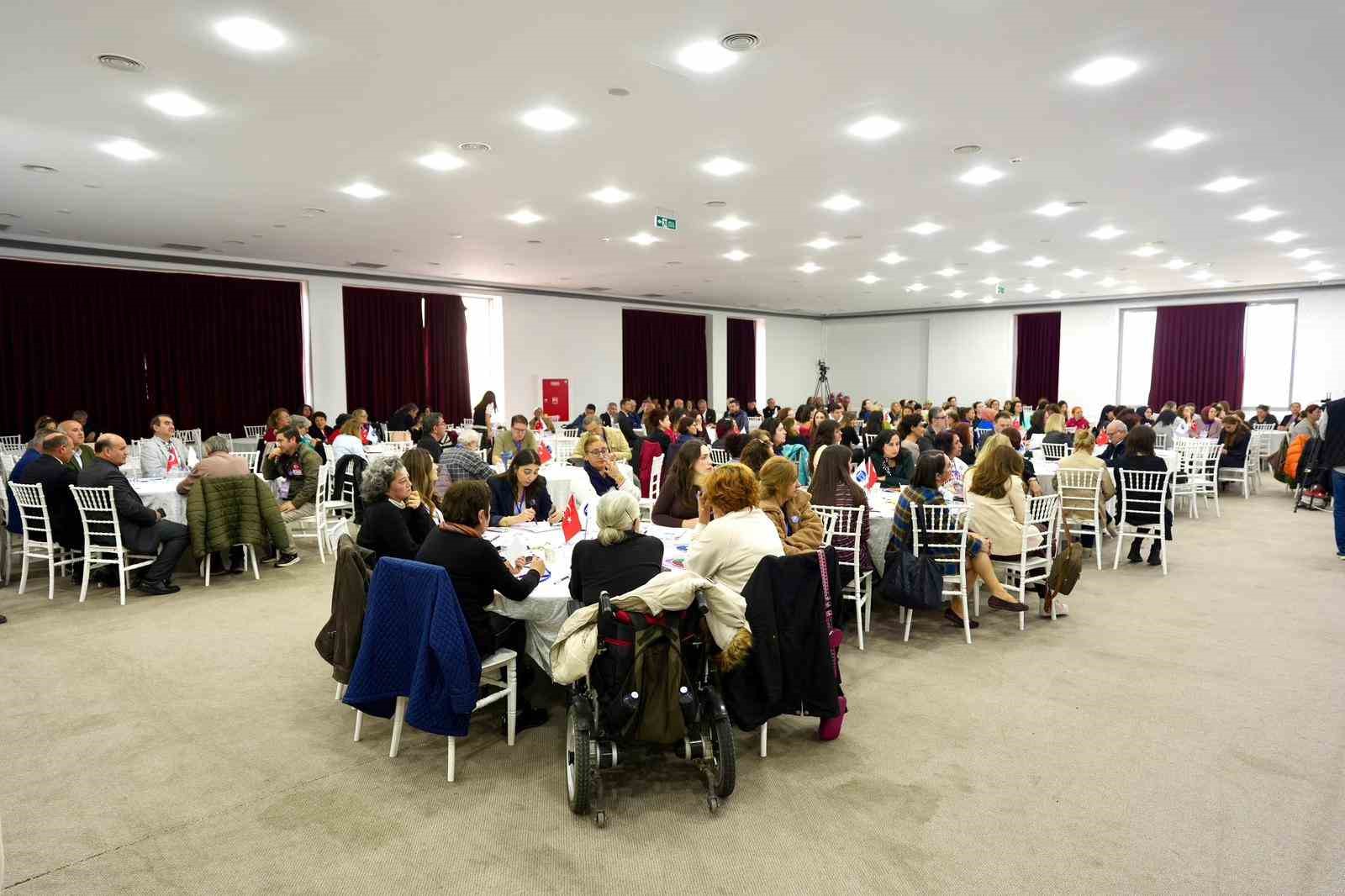 Başkan Gen&ccedil;ay: "Eşitlik temenni değil, y&ouml;netim ilkemizdir"
