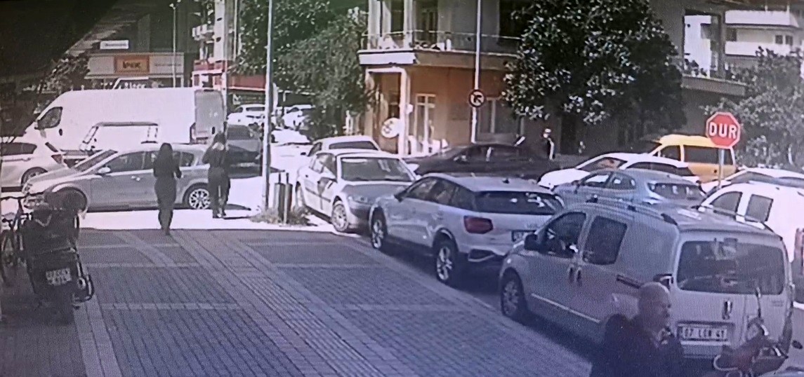 Manavgat&rsquo;ta otomobiller &ccedil;arpıştı: 1 yaralı
