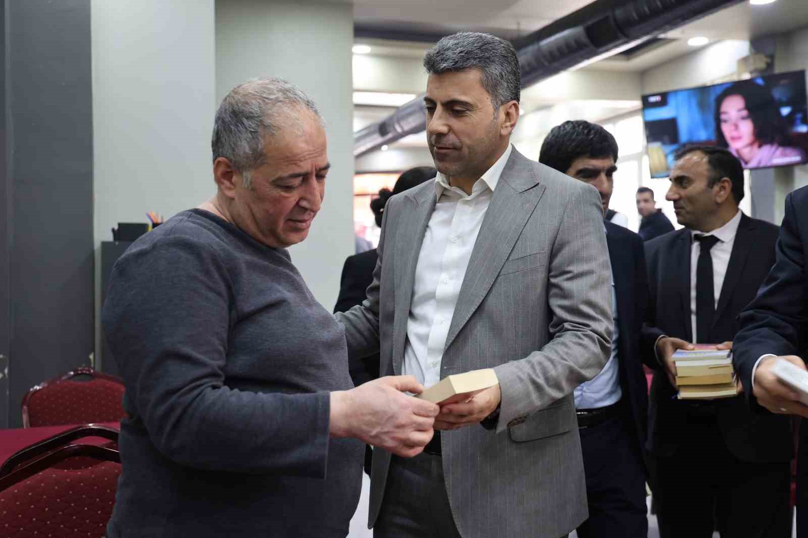 Elazığ&rsquo;da kahvehanelere kitap k&ouml;şesi kuruluyor
