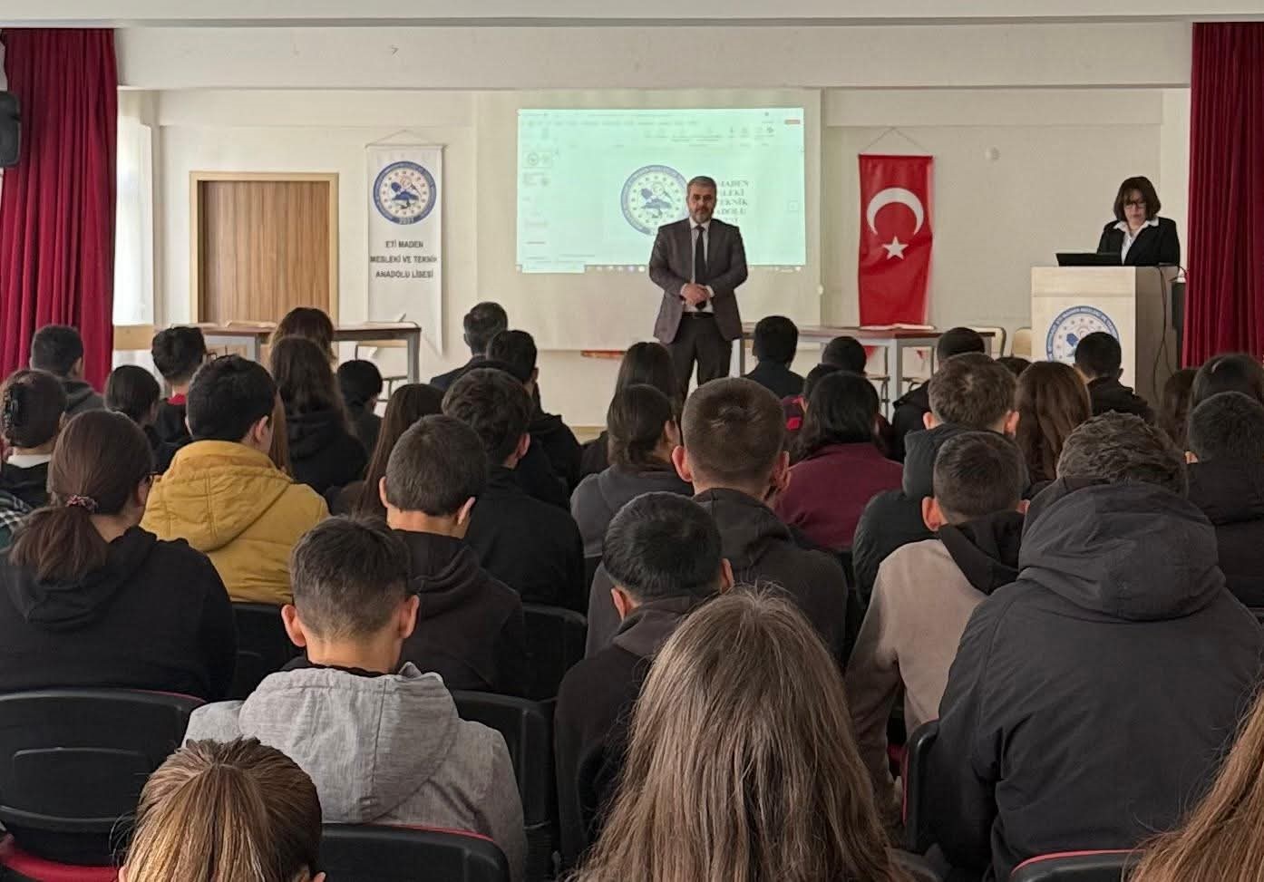 Seyitgazi&rsquo;de lise &ouml;ğrencilerine y&ouml;nelik Siyer Bilgi Yarışması d&uuml;zenlendi
