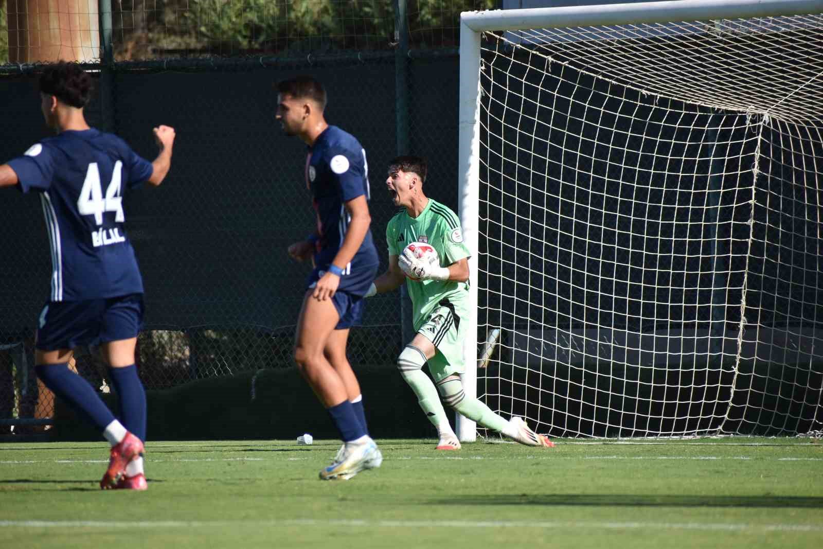 Altınordu’nun 20 yaşındaki kalecisi, bu sezon 8 penaltıdan 7’sini kurtardı