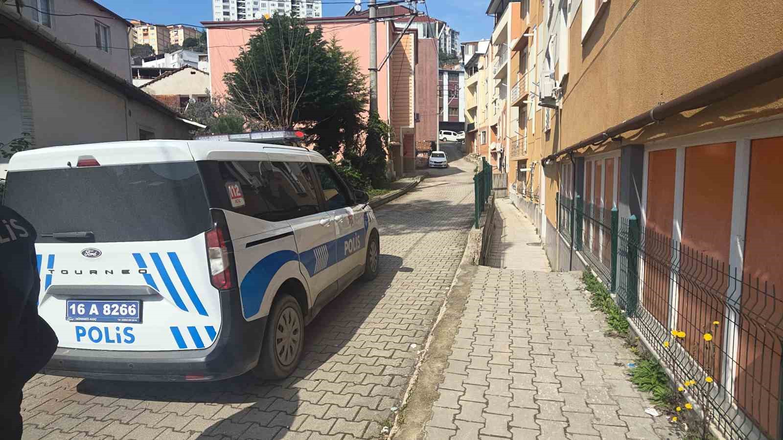 Bursa&rsquo;da &ccedil;atıdan d&uuml;şen usta ağır yaralandı
