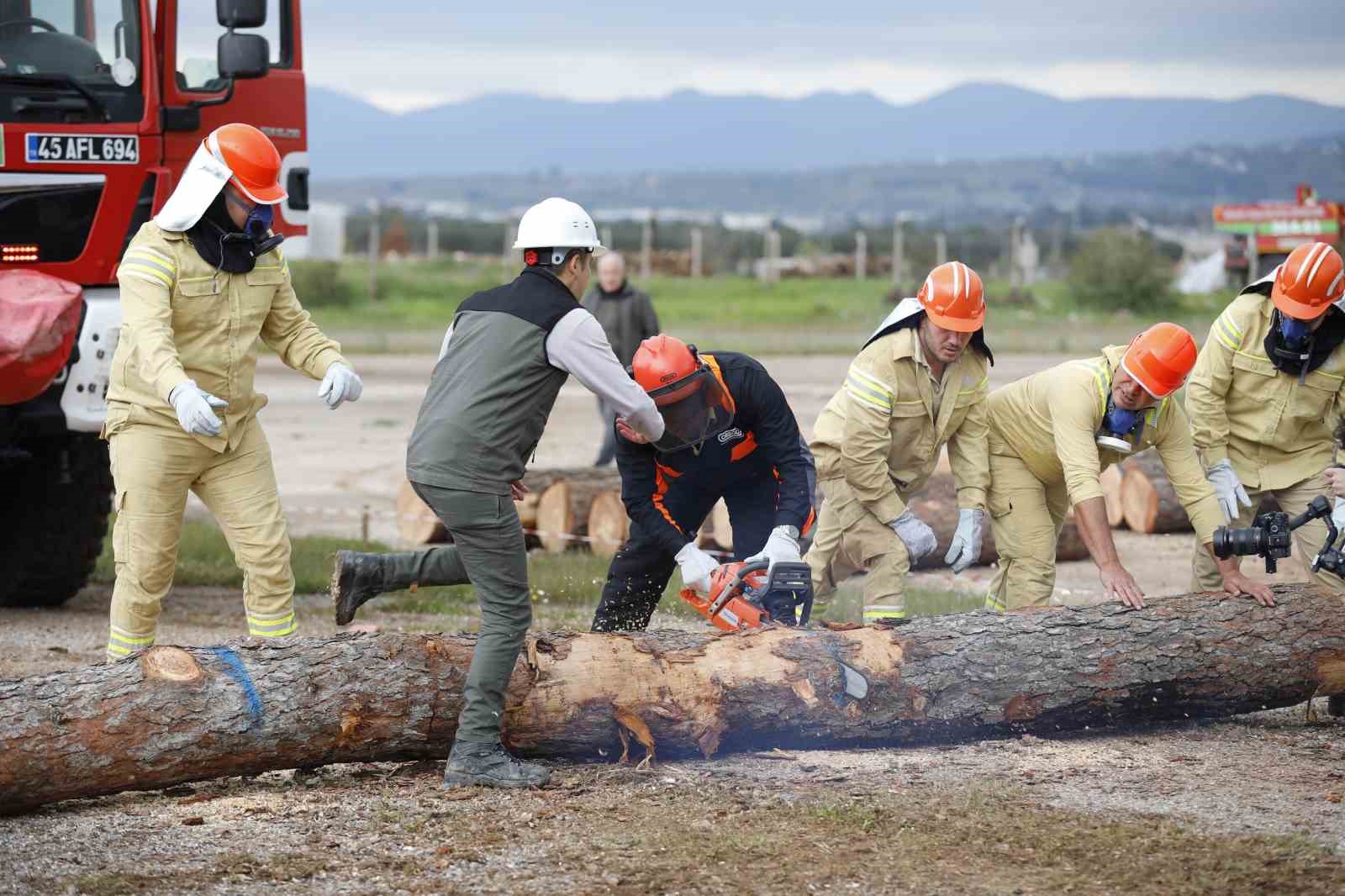 T&uuml;rkiye Ormancılık Yarışmaları İzmir etabında kazanan Bergama oldu
