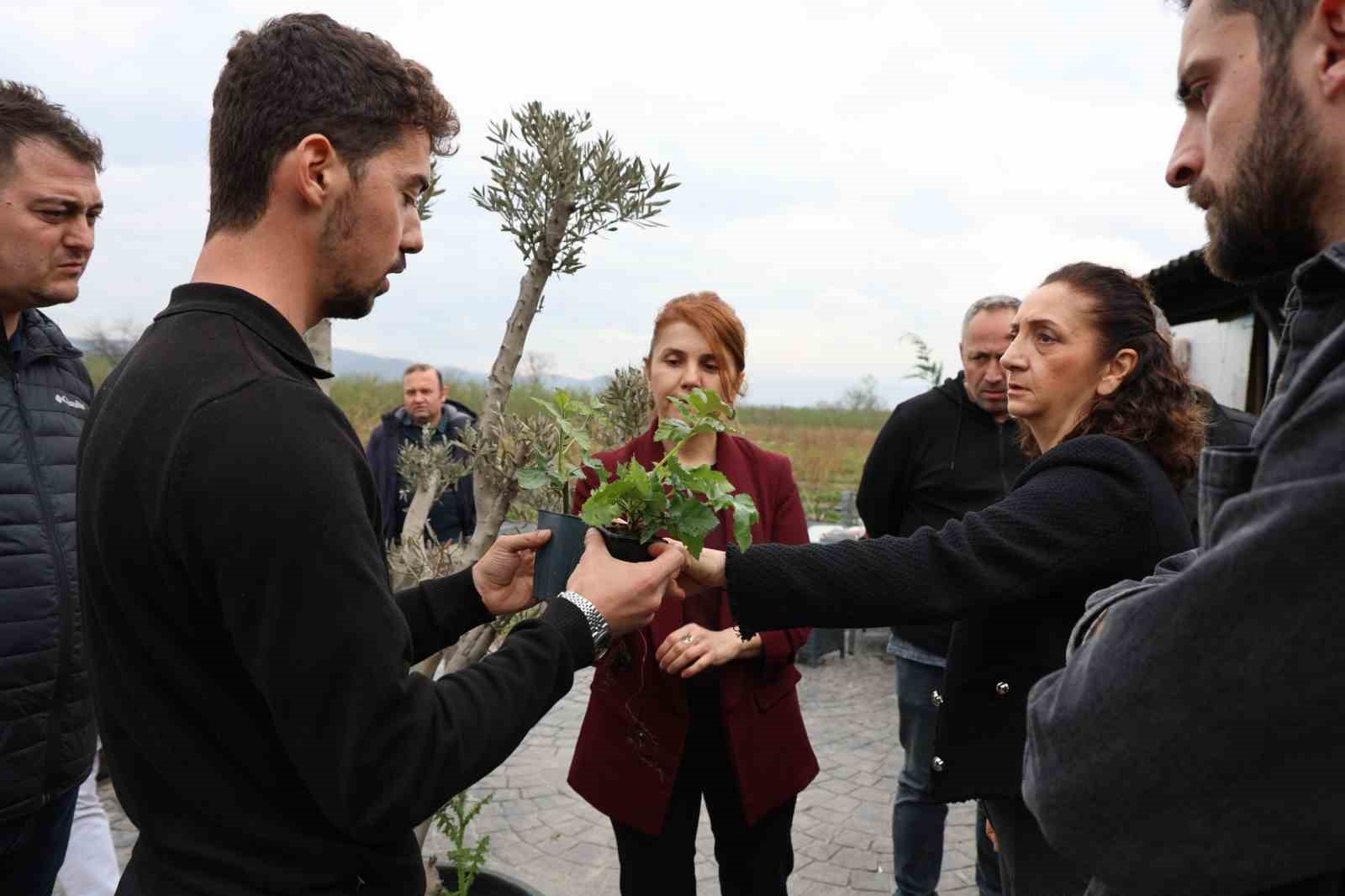 D&uuml;zce&rsquo;de fındık dışında yetişen doğal &uuml;r&uuml;nler konuşuldu
