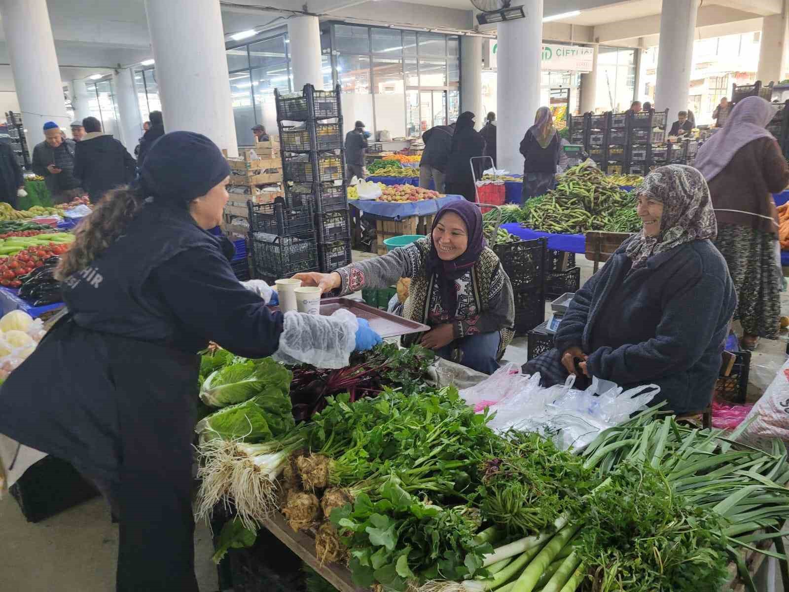Aydın B&uuml;y&uuml;kşehir Belediyesi&rsquo;nin &ccedil;orba ikramı beğeni topluyor
