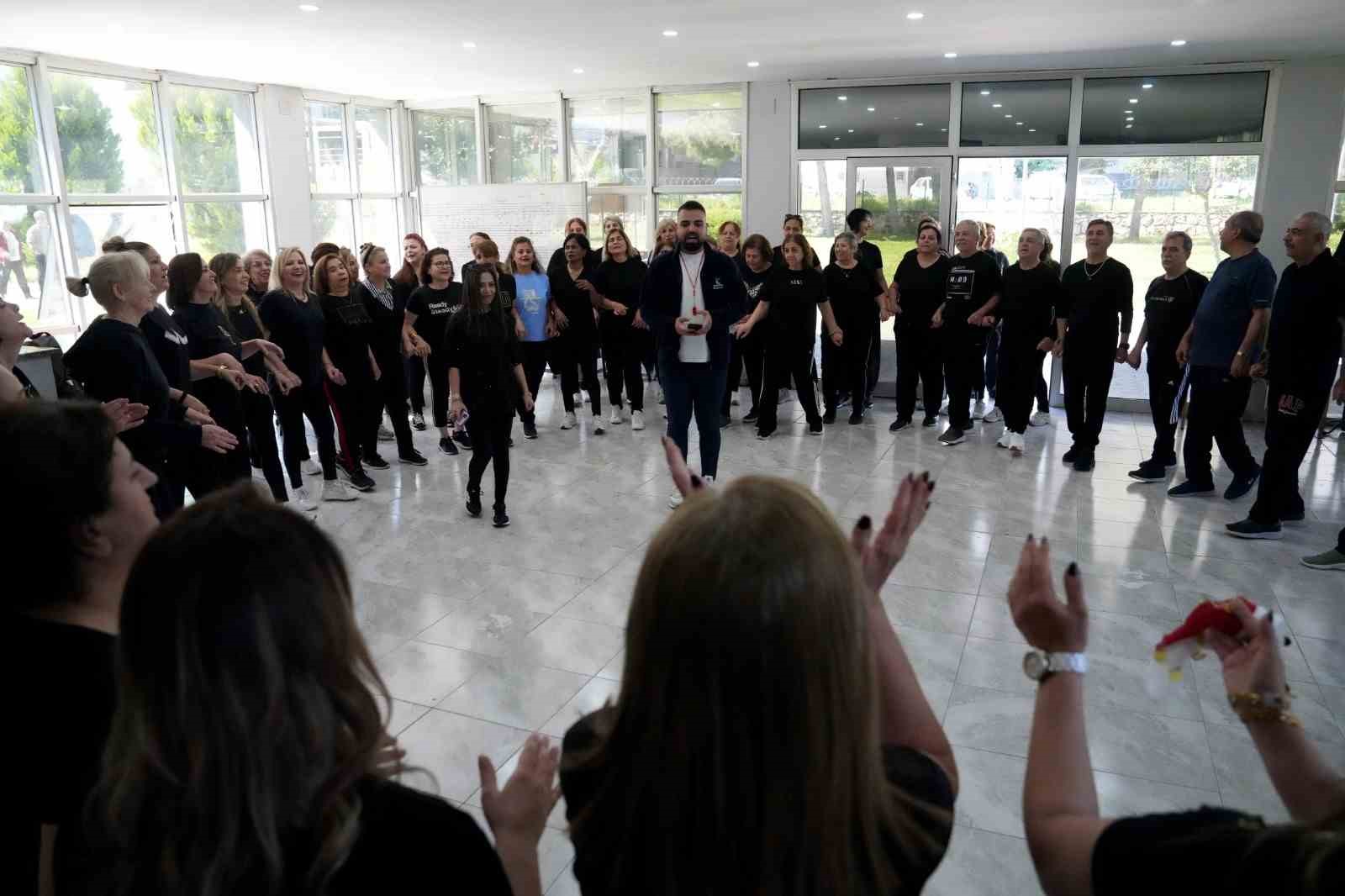 Çukurova’da halk oyunlarıyla kültürel miras yaşatılıyor