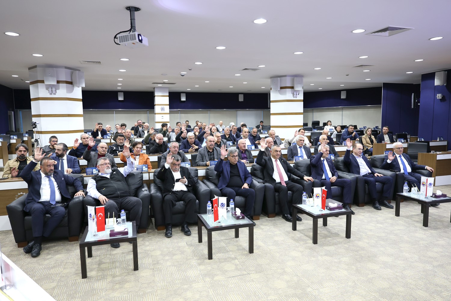 Başkan B&uuml;y&uuml;ksimitci:  "G&uuml;&ccedil;l&uuml; sanayi T&uuml;rkiye&rsquo;nin en b&uuml;y&uuml;k g&uuml;vencesidir"
