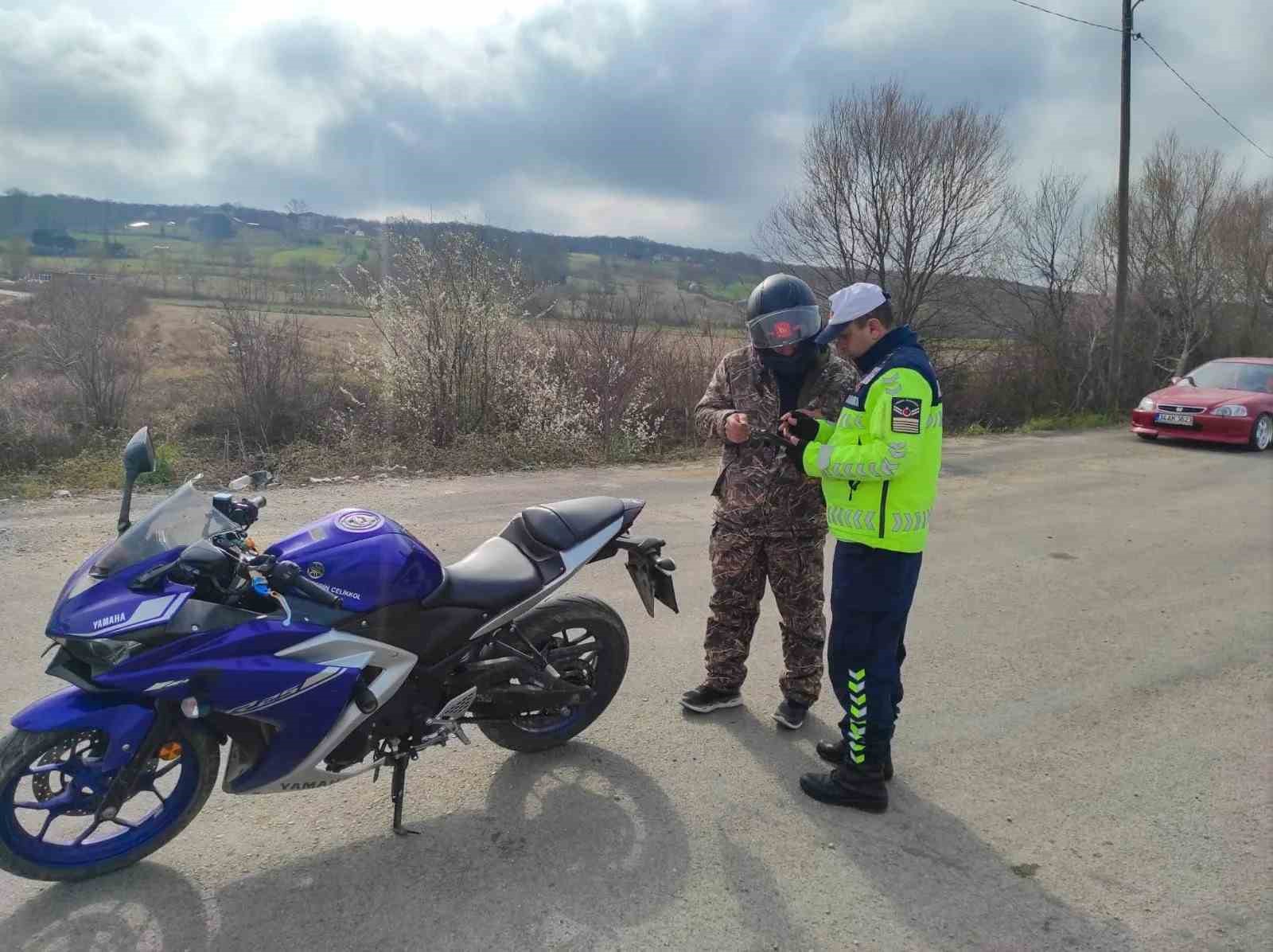 Sinop&rsquo;ta motosiklet s&uuml;r&uuml;c&uuml;lerine sıkı denetim

