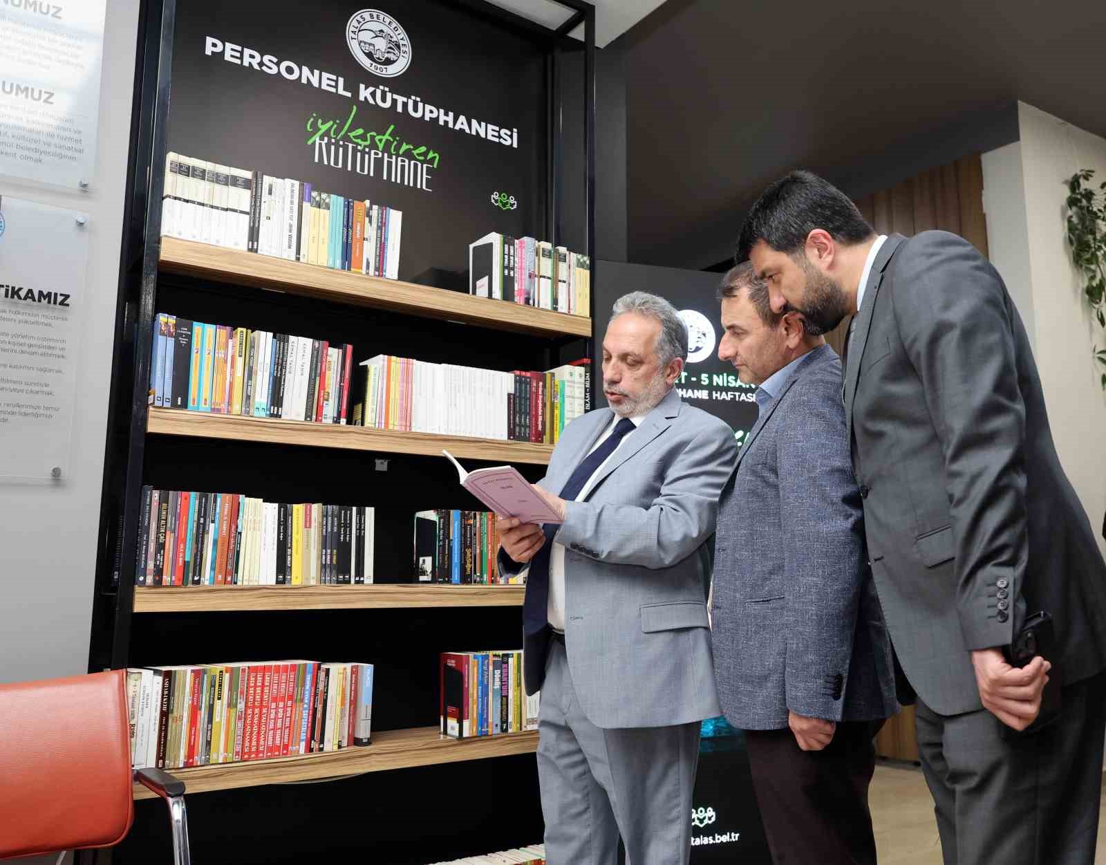 Talas Belediyesi’nden personele ‘İyileştiren Kütüphane’ hediyesi