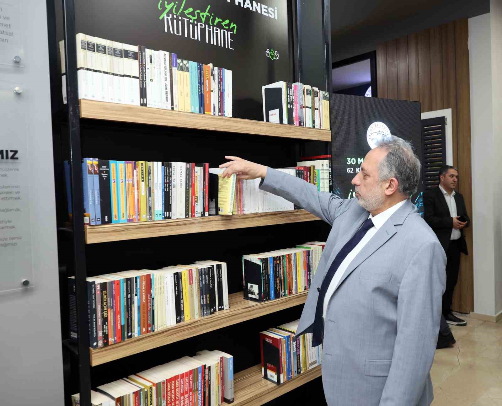 Talas Belediyesi&rsquo;nden personele &lsquo;İyileştiren K&uuml;t&uuml;phane&rsquo; hediyesi
