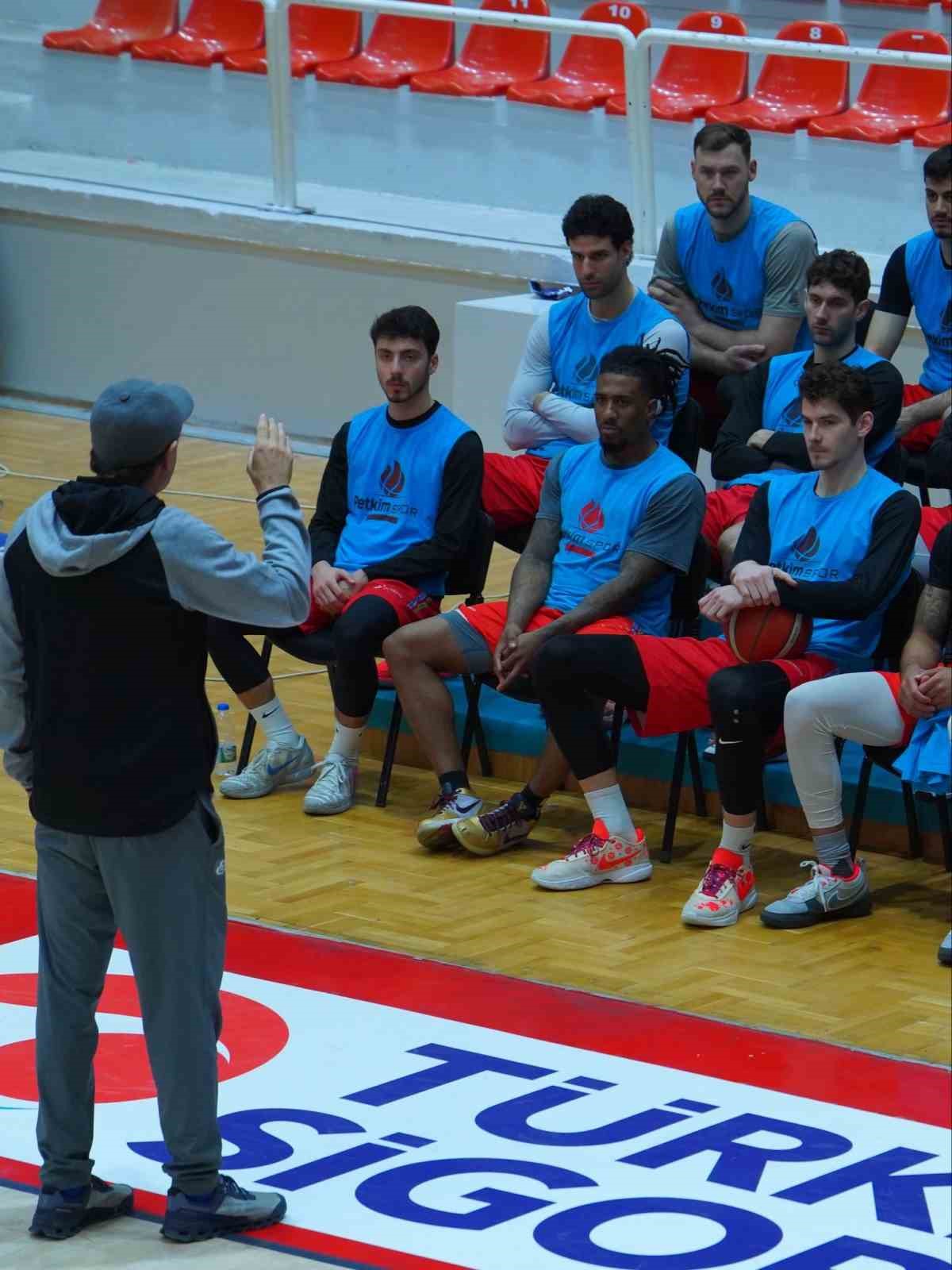 Aliağa Petkimspor&rsquo;da yardımcı antren&ouml;rler de değişti
