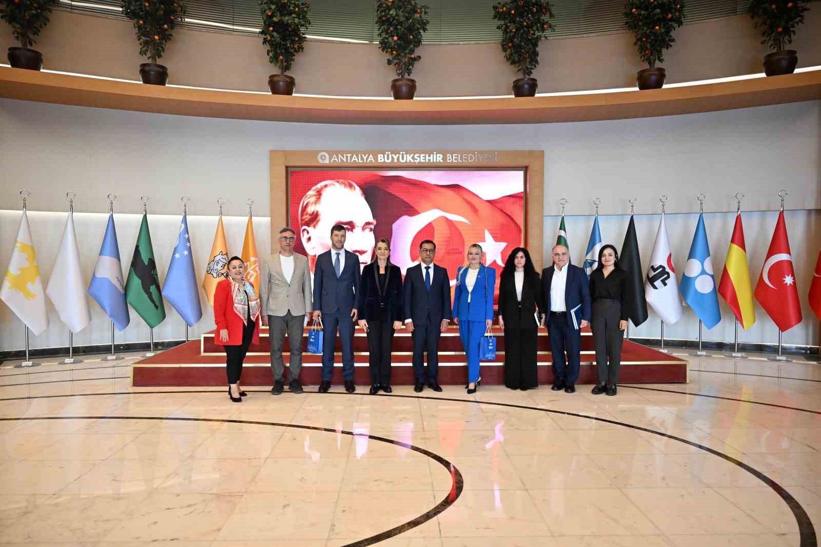 Letonya Ankara B&uuml;y&uuml;kel&ccedil;isi Hasans: "Antalya, Letonyalılar i&ccedil;in turistik a&ccedil;ıdan ilk sırada yer alıyor"
