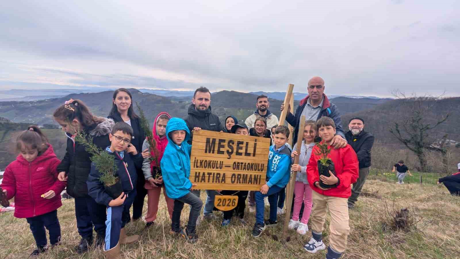 Köylerine hatıra ormanı kazandırdılar