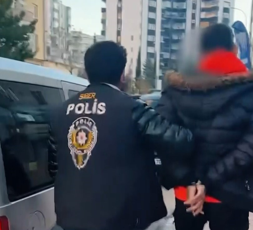 Gaziantep&rsquo;te siber dolandırıcılık operasyonu: 20 g&ouml;zaltı
