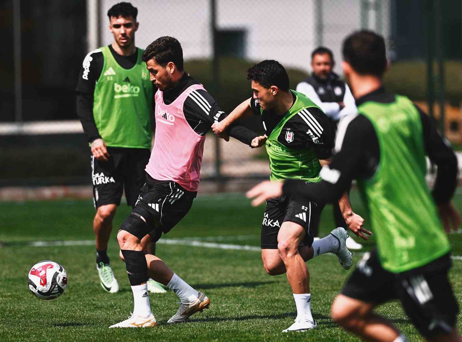 Beşiktaş&rsquo;ta Fenerbah&ccedil;e derbisinin hazırlıkları devam etti
