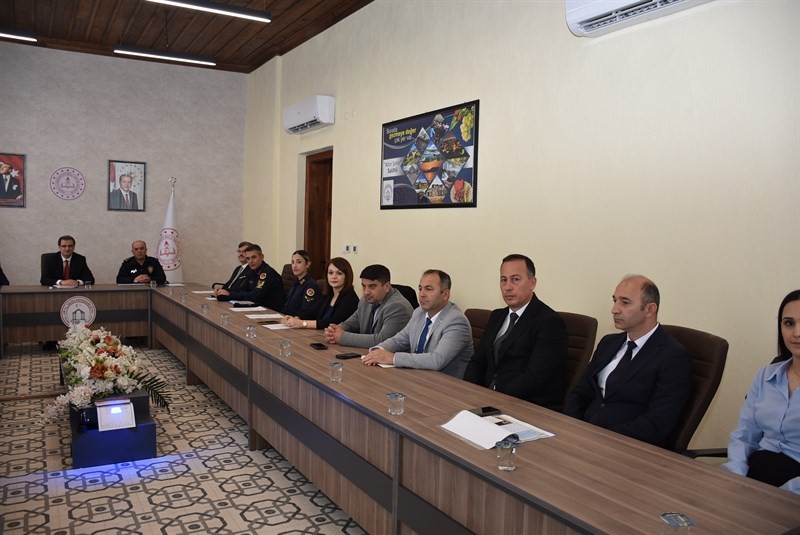 Salihli&rsquo;de bağımlılıkla m&uuml;cadele toplantısı ger&ccedil;ekleştirildi
