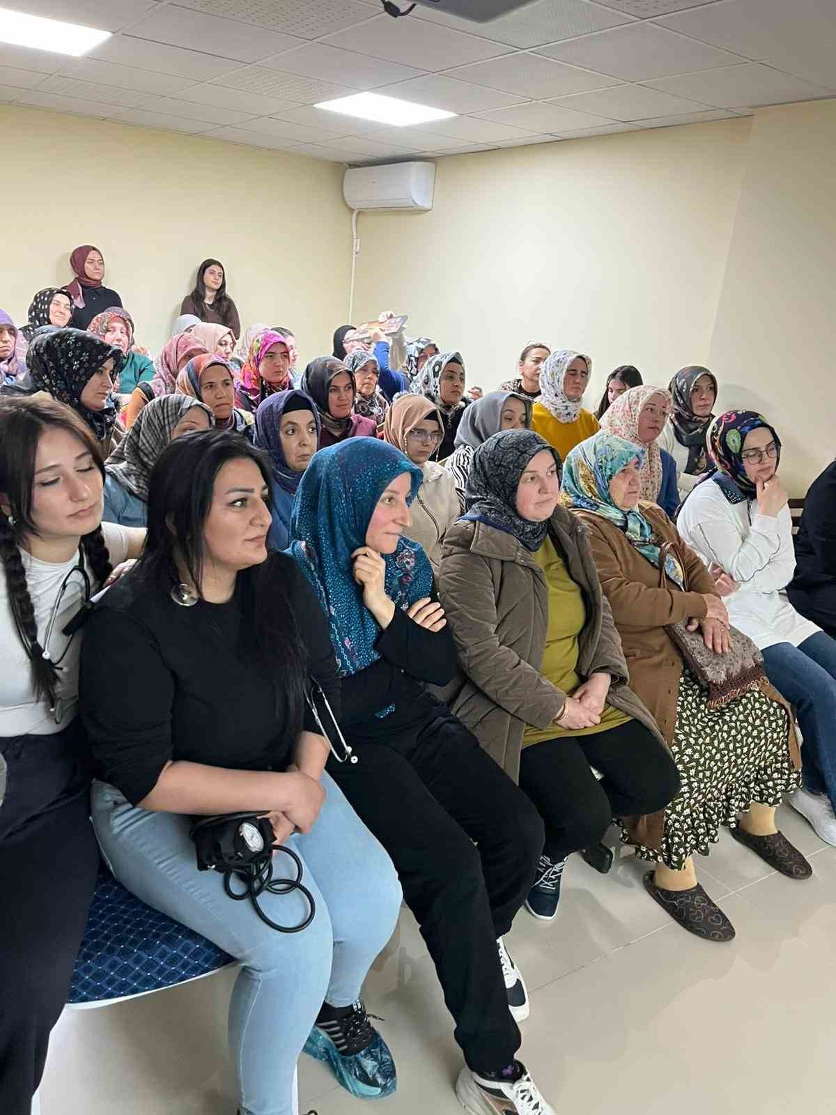 Hitit &Uuml;niversitesi&rsquo;nden kadınlara &rsquo;sağlıklı yaşlanma&rsquo; bilgilendirmesi
