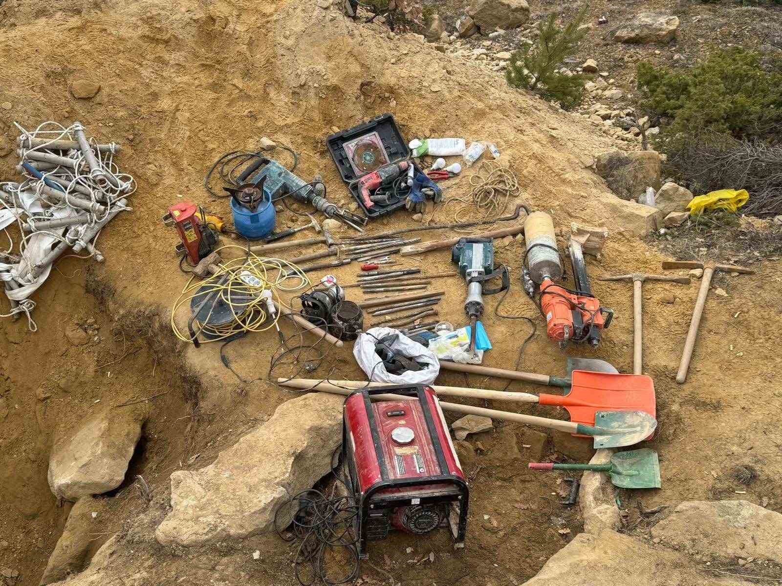 G&uuml;m&uuml;şhane&rsquo;de definecilere su&ccedil;&uuml;st&uuml;
