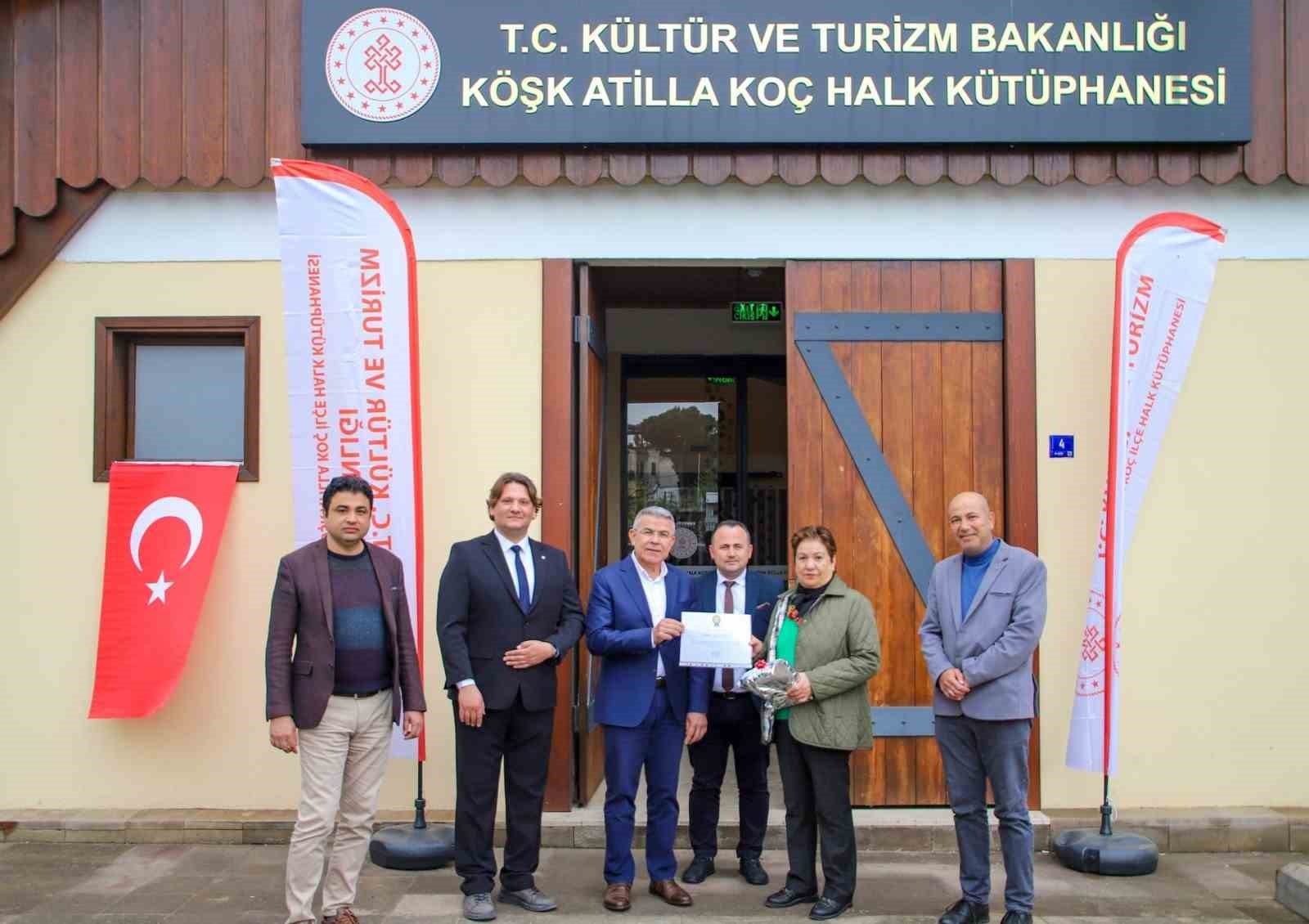 En &ccedil;ok kitap okuyan &ouml;ğrencilere &rsquo;teşekk&uuml;r&rsquo; belgesi verildi
