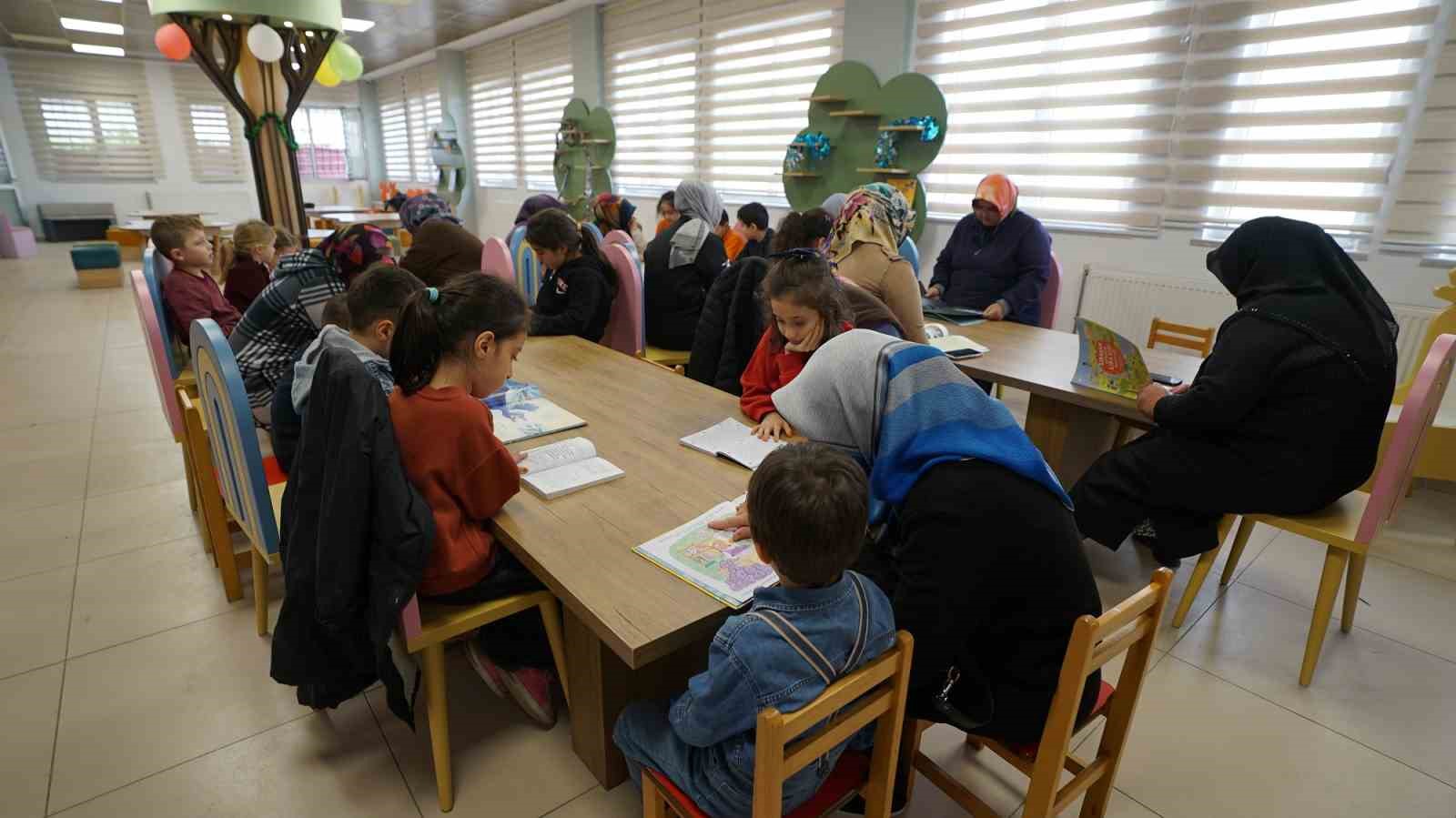 Pusula Maraş&rsquo;tan &ccedil;ocuklara y&ouml;nelik renkli at&ouml;lye

