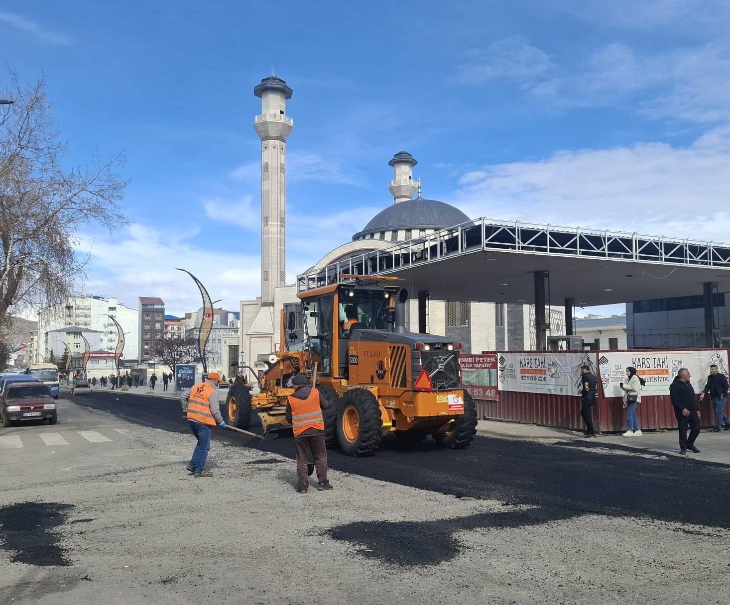 Kars’ta şehir içi yollar yenileniyor: Caddelere karayolları eli değdi