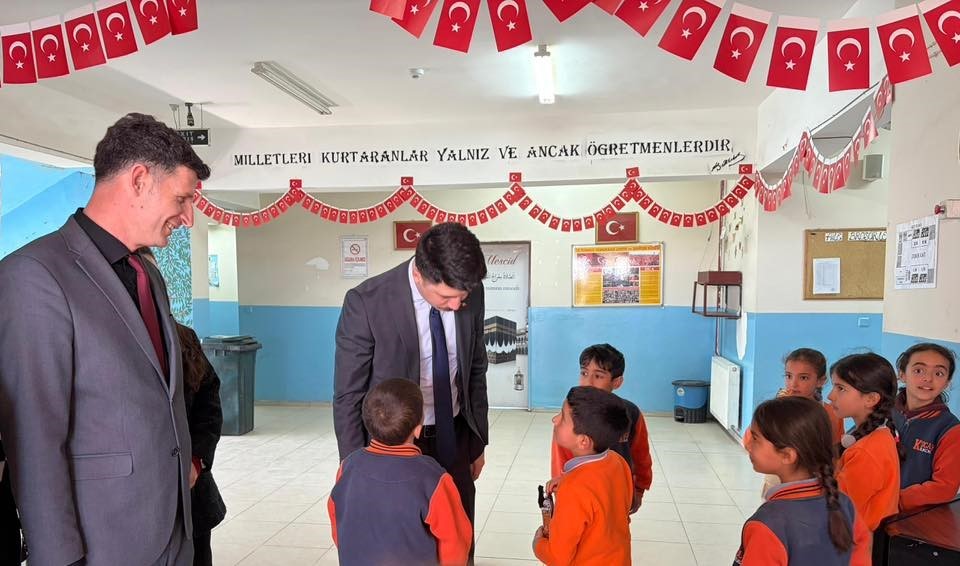 Kaymakam Kahraman okul ziyaretlerini sürdürüyor