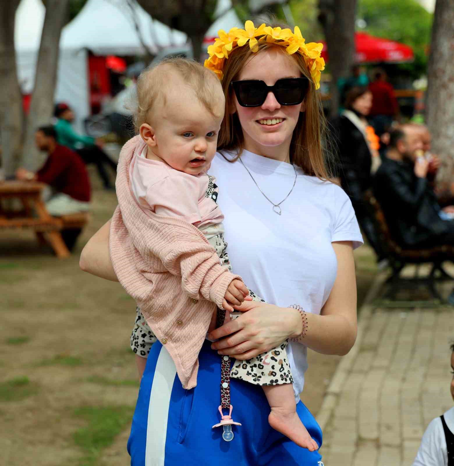 14&rsquo;&uuml;nc&uuml; Uluslararası Portakal &Ccedil;i&ccedil;eği Karnavalı başladı
