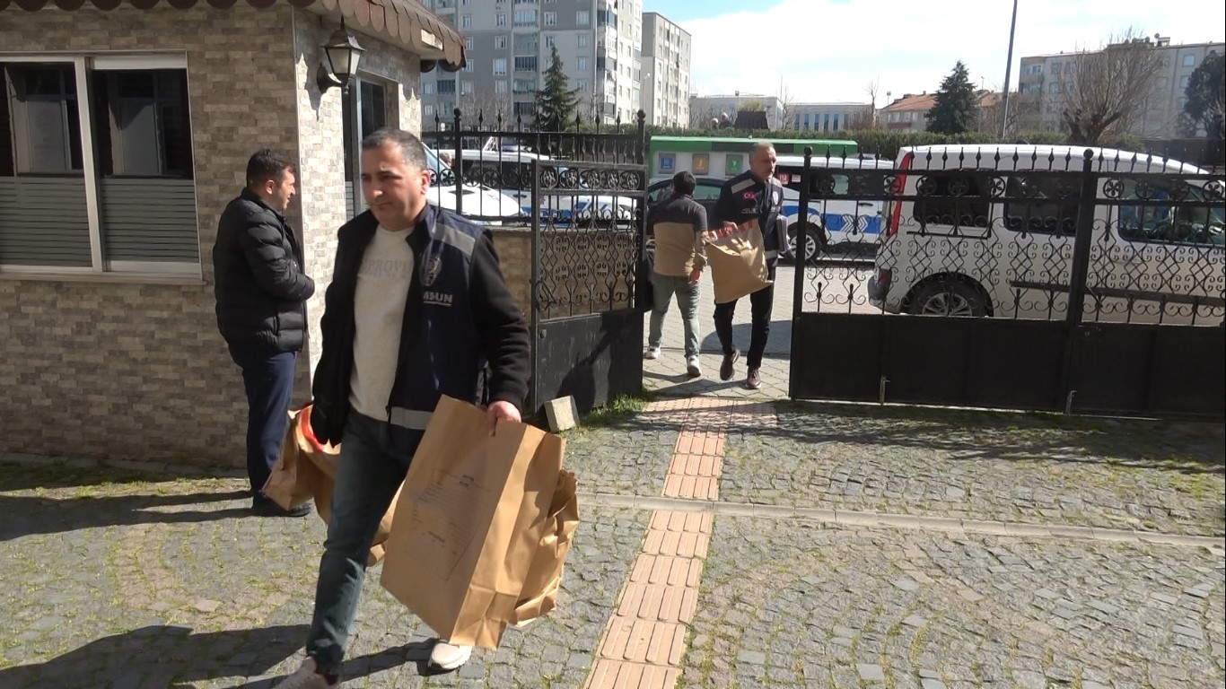 Bafra&rsquo;da 17 yaşındaki &ccedil;ocuk pompalı t&uuml;fekle cinayet işledi: 2 &ccedil;ocuk adliyeye sevk edildi
