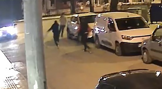 Bafra’da kendisini darbeden şahsa kurşun yağdırdı: O anlar kamerada