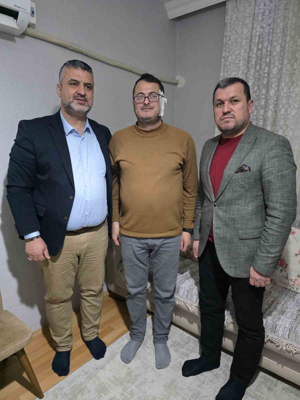 Manisa&rsquo;da namaz &ccedil;ıkışı imama bı&ccedil;aklı saldırı
