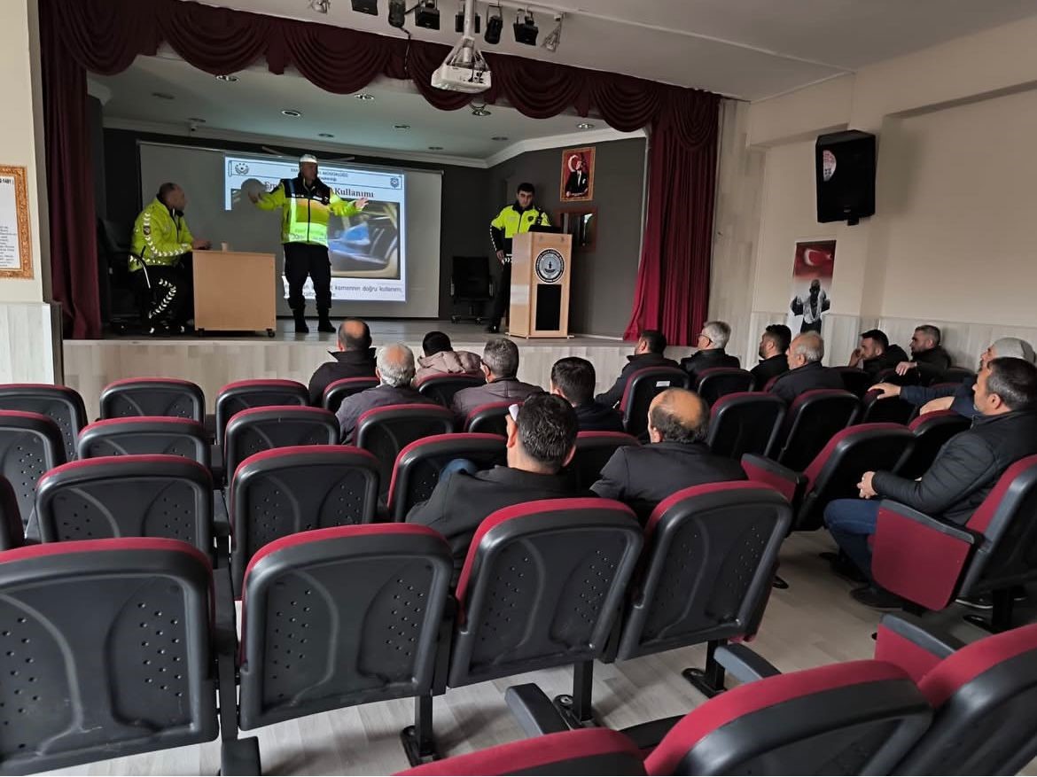 Tomarza&rsquo;da servis şof&ouml;rlerine g&uuml;venlik ve trafik eğitimi verildi
