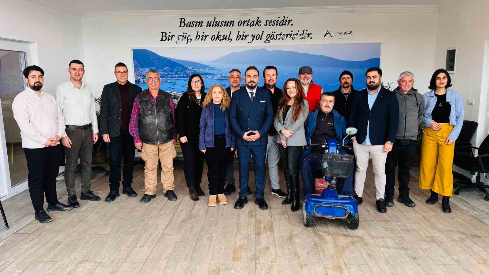 Bodrum Gazeteciler Cemiyeti&rsquo;nde Ayhan g&uuml;ven tazeledi
