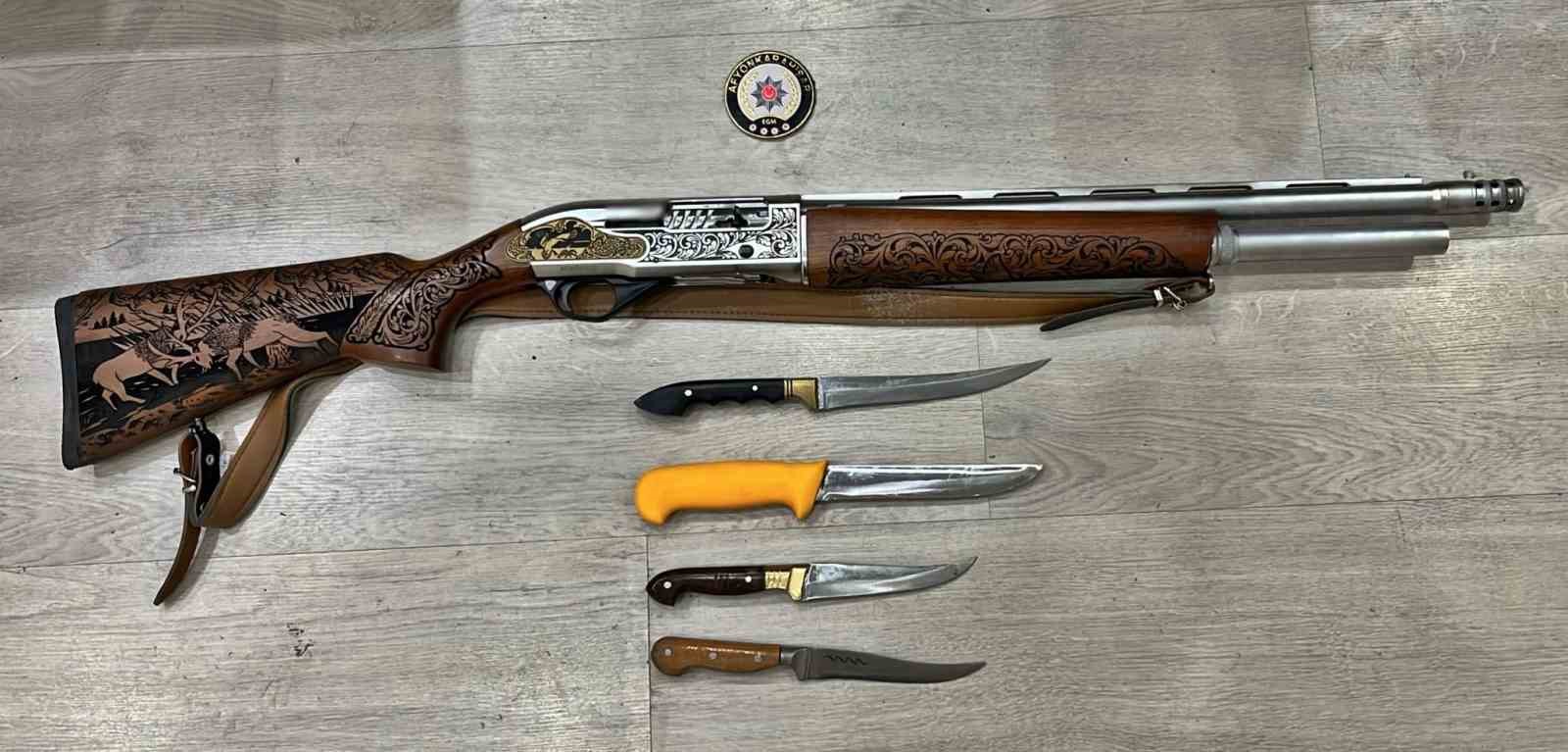 Giysi dahi çalan hırsızlar polisten kaçamadı