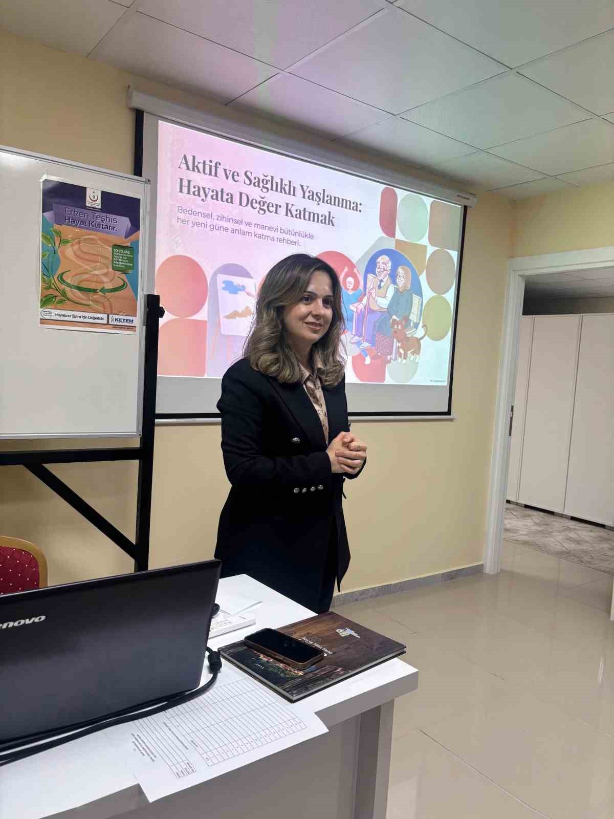 Hitit Üniversitesi’nden kadınlara ’sağlıklı yaşlanma’ bilgilendirmesi