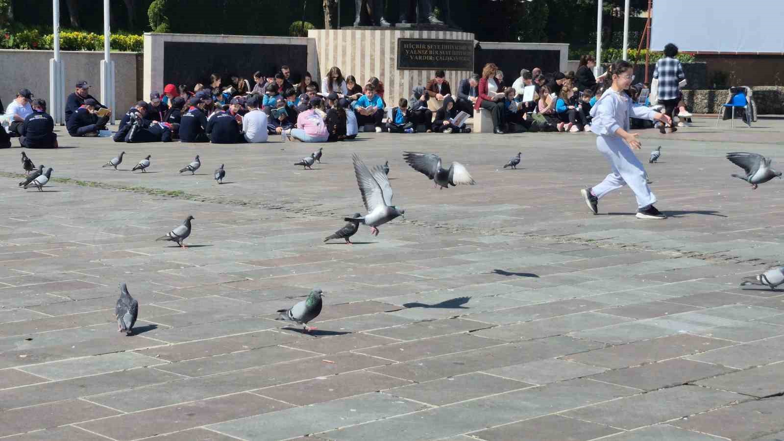 Dikkat dağıtan ortama rağmen dikkat çekmeyi başardılar