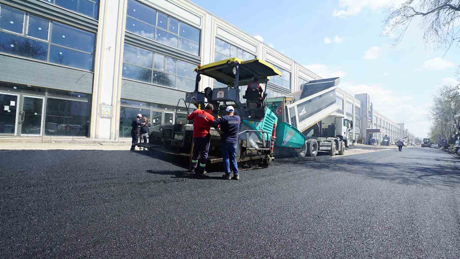 Kahramanmaraş’ta yapımı tamamlanan Toptancılar Sitesi yoluna asfalt