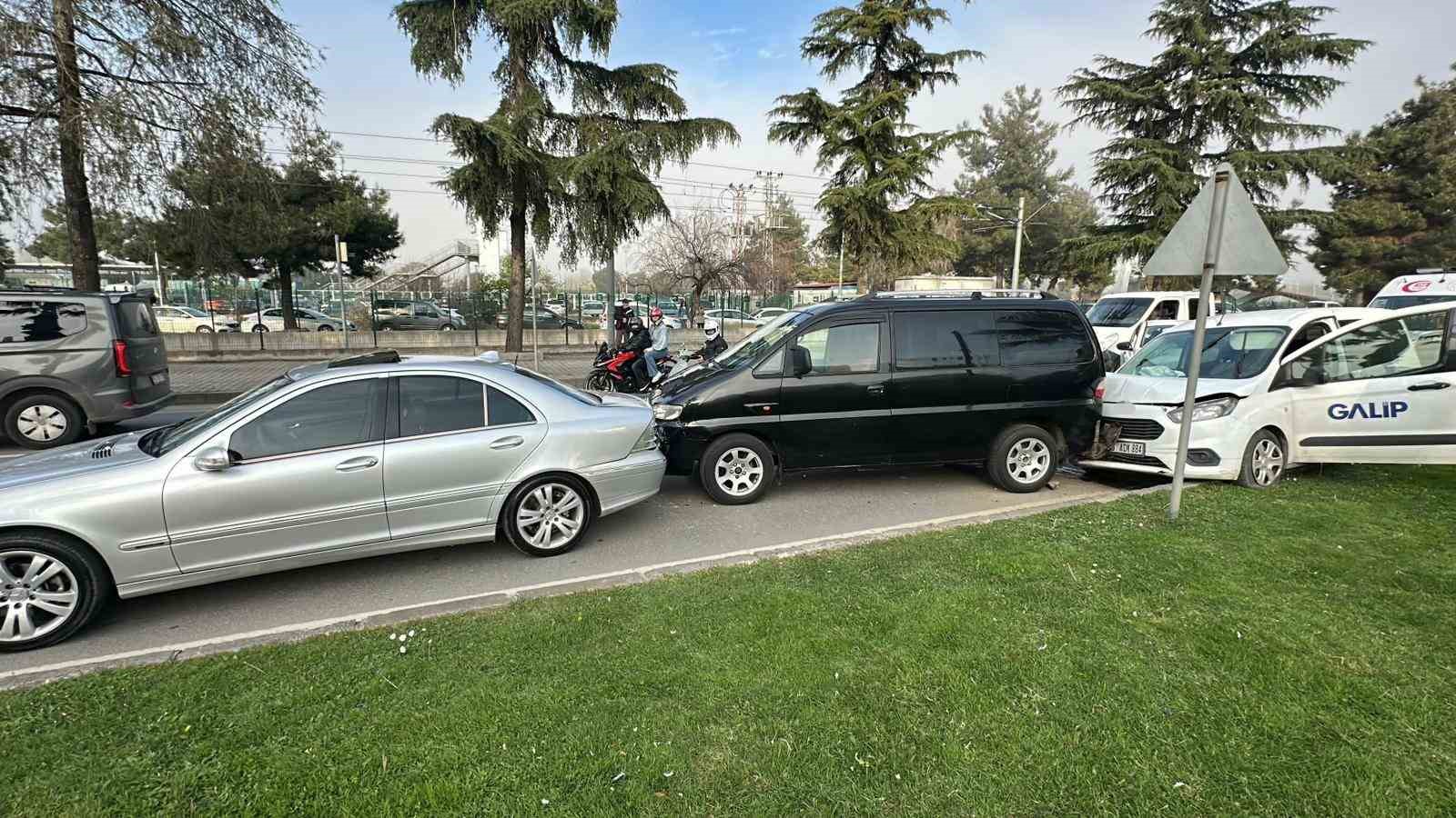 Samsun’da 4 araçlı zincirleme kaza: 3 yaralı