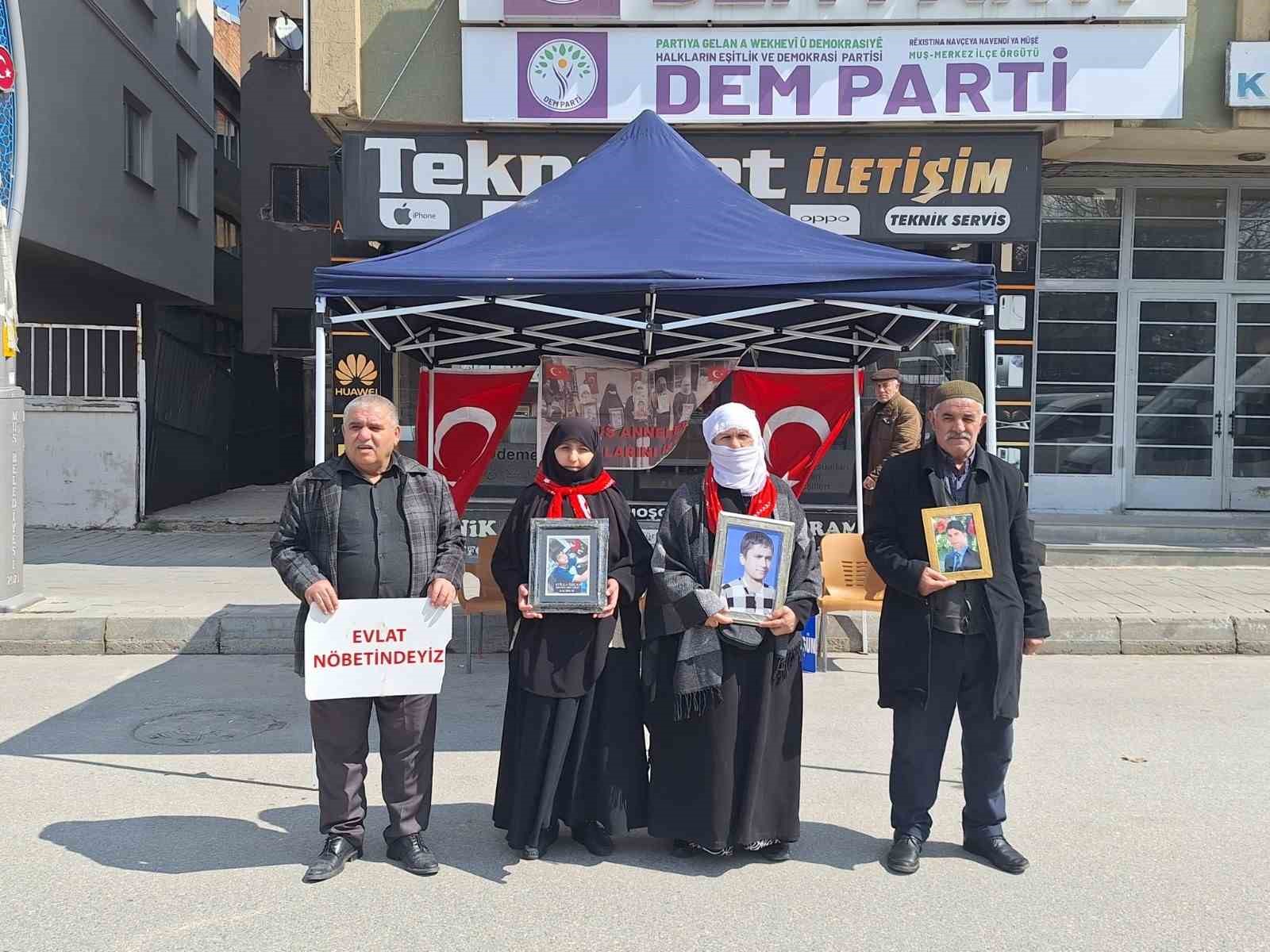 Muş&rsquo;ta evlat n&ouml;beti s&uuml;r&uuml;yor
