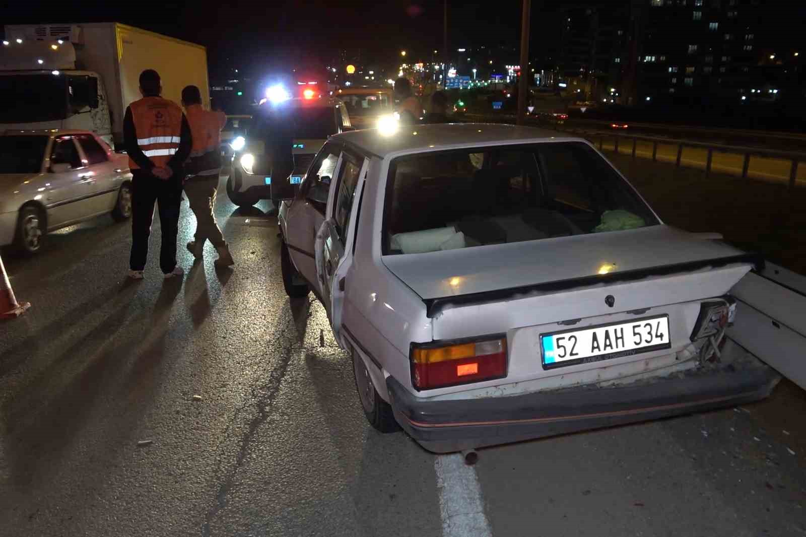 Kırıkkale&rsquo;de tır ile otomobil &ccedil;arpıştı: 3 yaralı
