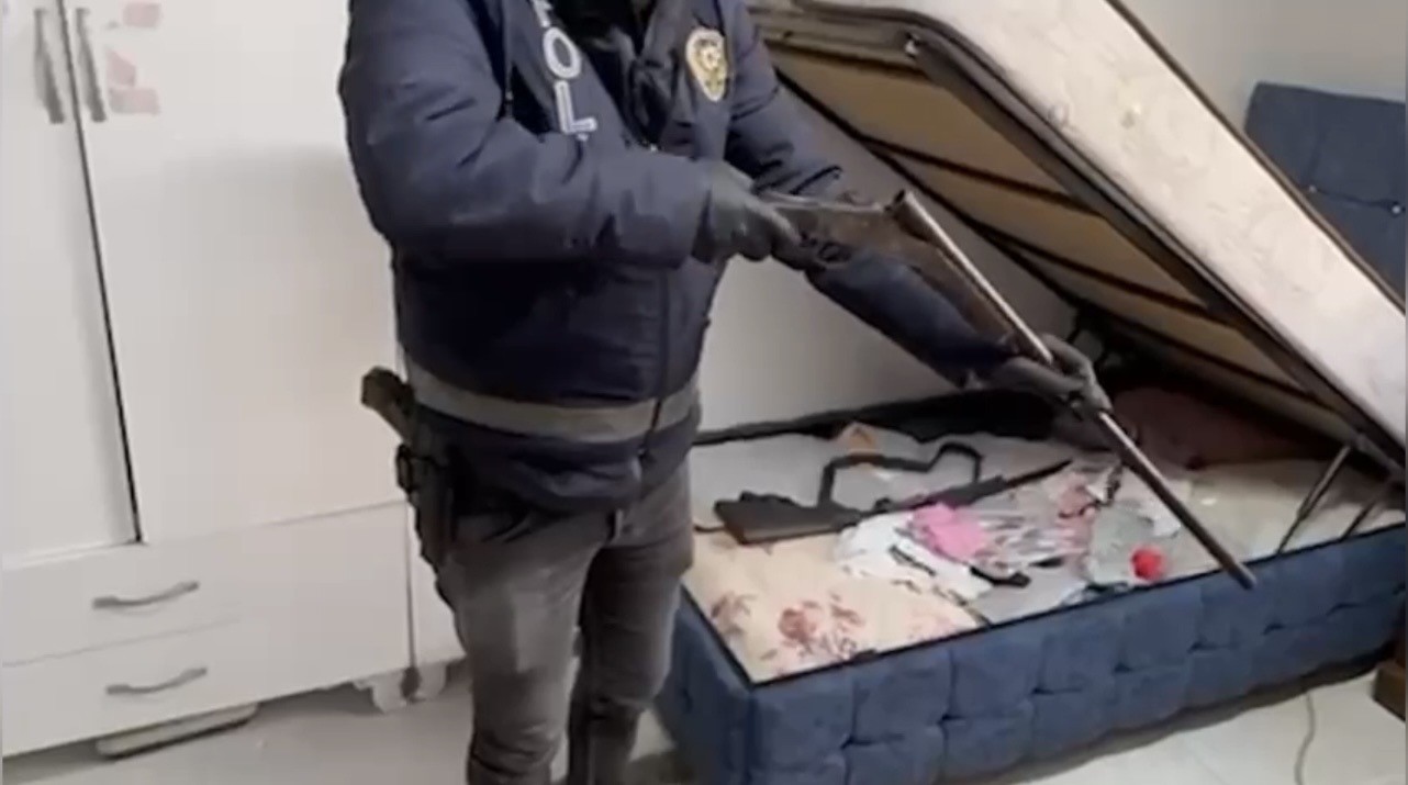 Osmaniye&rsquo;de uyuşturucu operasyonu: 13 g&ouml;zaltı, 2 tutuklama
