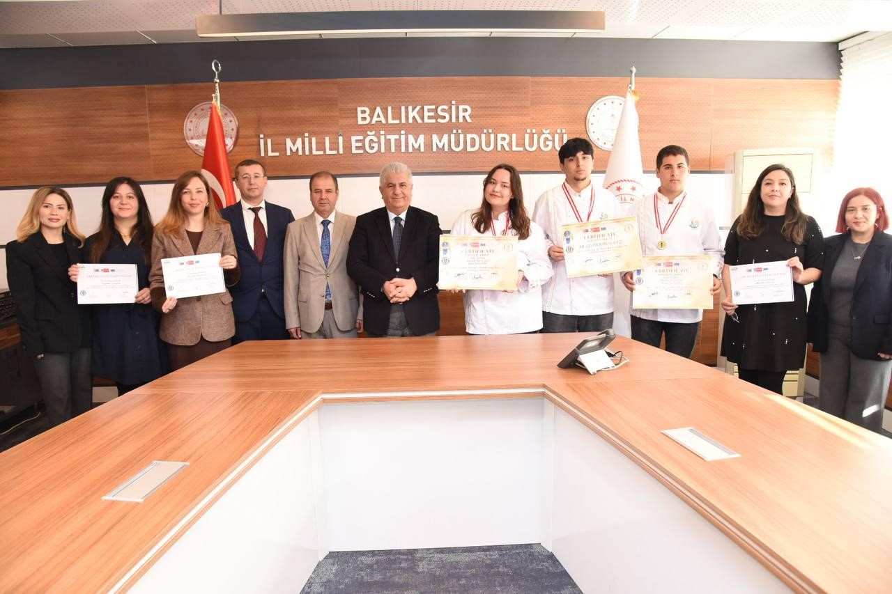 Balıkesirli &ouml;ğrencilerden Uluslararası GastroErasmus&rsquo;ta madalya yağmuru
