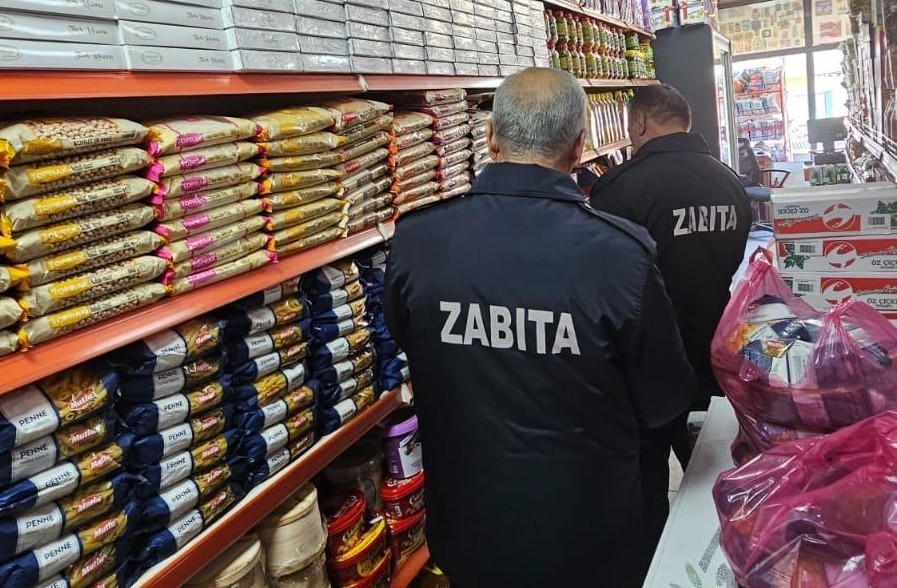 Hakkari&rsquo;de tarihi ge&ccedil;miş gıdalar imha edildi
