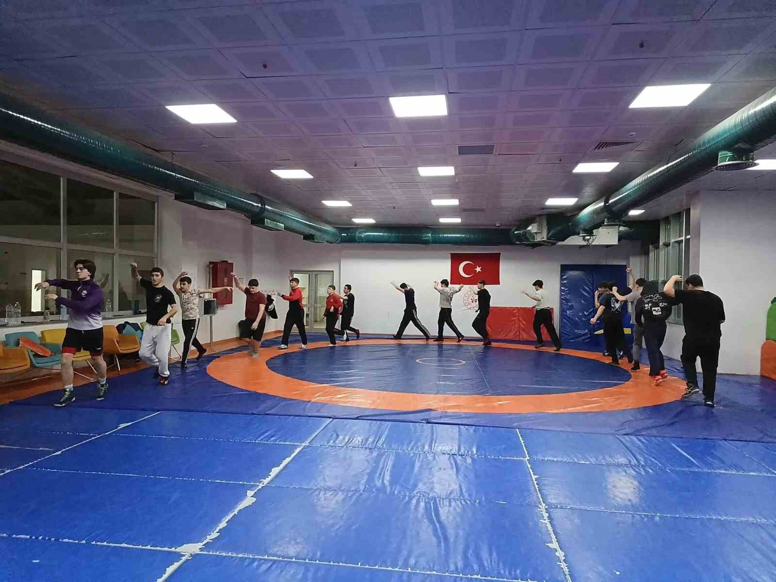 Bilecikli g&uuml;reş&ccedil;iler geleceğe hazırlanıyor
