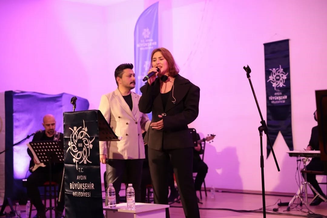 İncirliova’da "Anadolu’dan Türküler" konseri düzenlendi